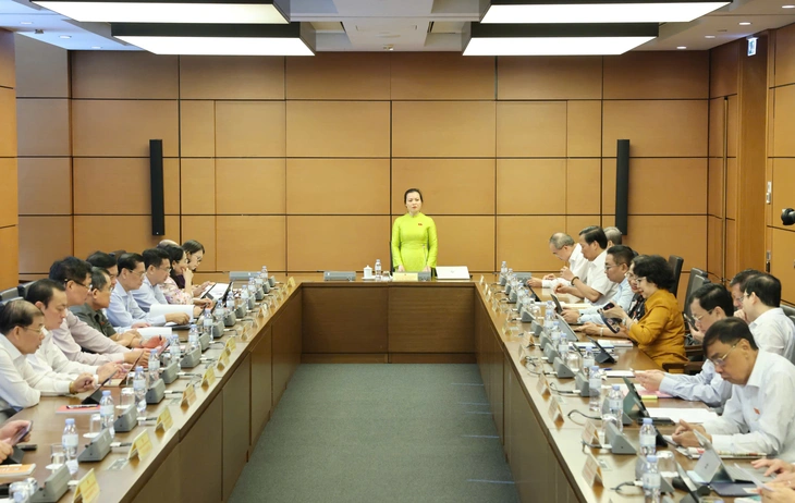Đại biểu Quốc hội: Cán bộ làm việc gấp 2-3 lần mà lương, phụ cấp như cũ sẽ khó giữ chân người giỏi - Ảnh 1.