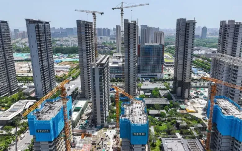 Unvollendete Wohnprojekte in Nanjing, Provinz Jiangsu, China. Foto: Getty Images Các dự án chung cư thi công dang dở ở thành phố Nam Kinh, tỉnh Giang Tô, Trung Quốc. Ảnh: Getty Images