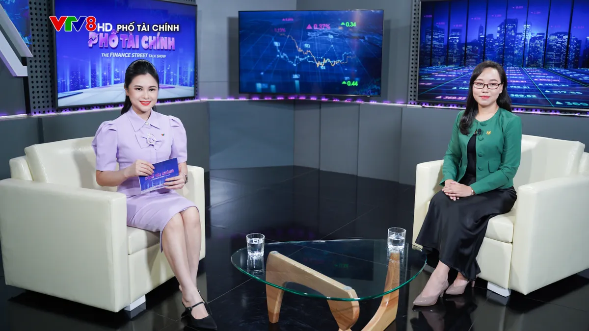 Từ “tay hòm chìa khóa” đến “nhà đầu tư chiến lược”: Phụ nữ Việt khẳng định vị thế tài chính - Ảnh 1.