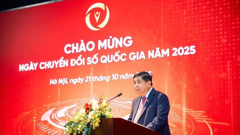 Nguyễn Chi Dũng miniszterelnök-helyettes beszédet mond az eseményen. (Fotó: BICH LIEN)