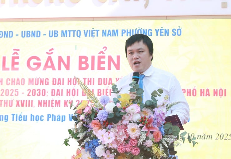 Gắn biển 2 công trình trường học cấp Thành phố tại phường Yên Sở- Ảnh 1.