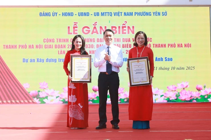 Gắn biển 2 công trình trường học cấp Thành phố tại phường Yên Sở- Ảnh 2.