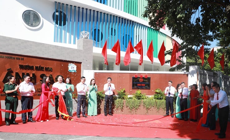 Gắn biển 2 công trình trường học cấp Thành phố tại phường Yên Sở- Ảnh 5.