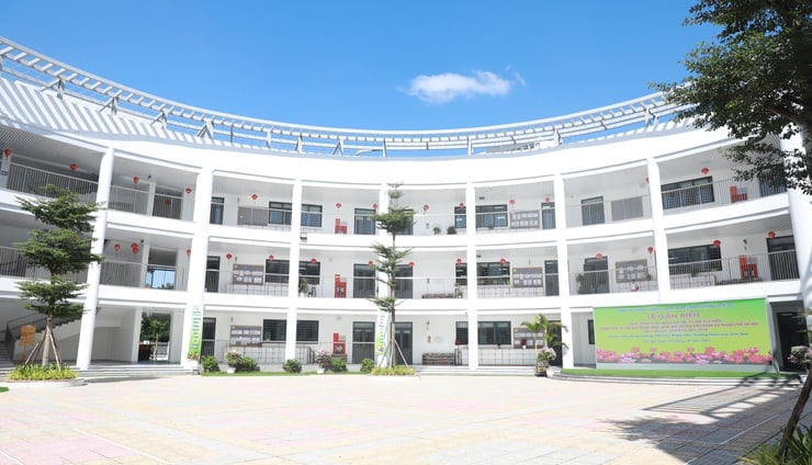 Gắn biển 2 công trình trường học cấp Thành phố tại phường Yên Sở- Ảnh 7.