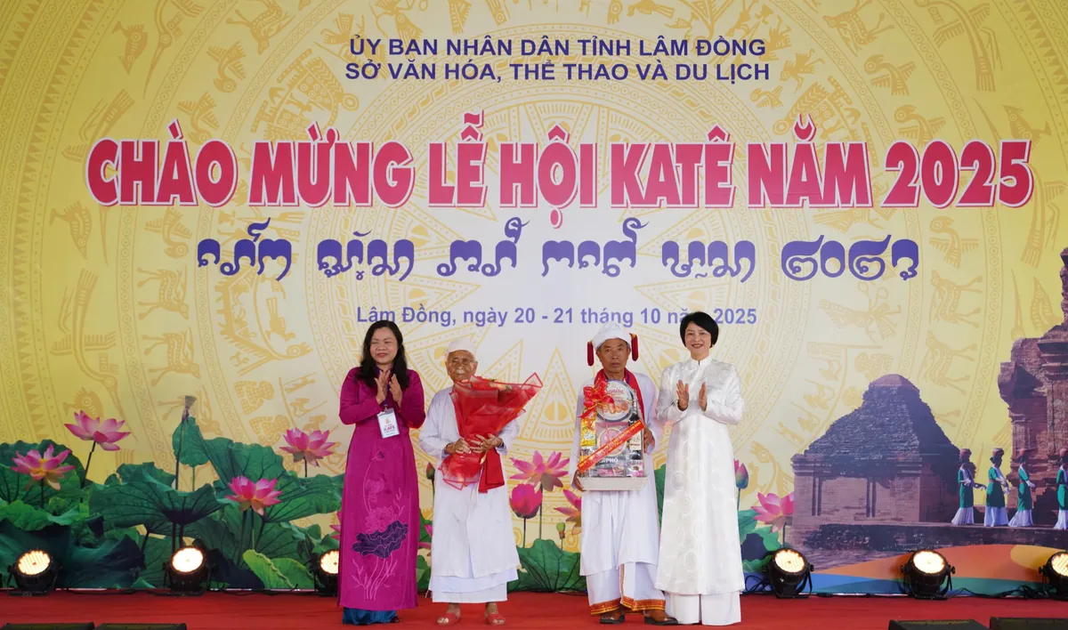 Lâm Đồng: Đồng bào Chăm háo hức mở hội Katê truyền thống. - Ảnh 2.