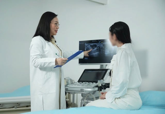 Câu chuyện day dứt về hành trình điều trị ung thư vú của hai chị em ruột - Ảnh 1.