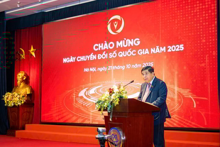 Místopředseda vlády Nguyen Chi Dung promluvil na ceremoniálu. (Foto: Minh Son)