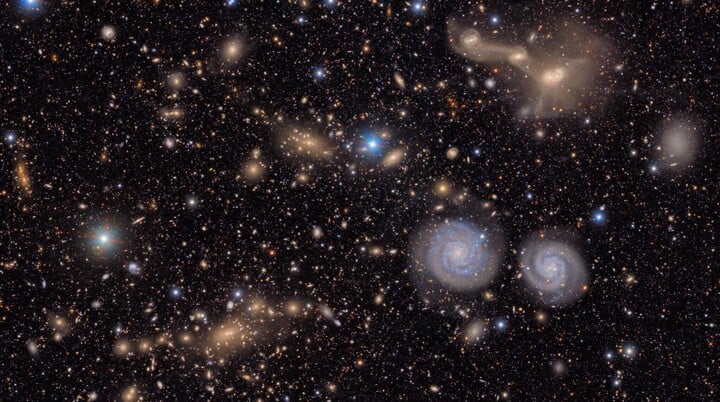 Galaxklustret Coma ligger över 300 miljoner ljusår från jorden – ett bevis på att teknik för att hjälpa mänskligheten har upptäckts på ett exempellöst sätt. (Källa: Rubin Observatory)