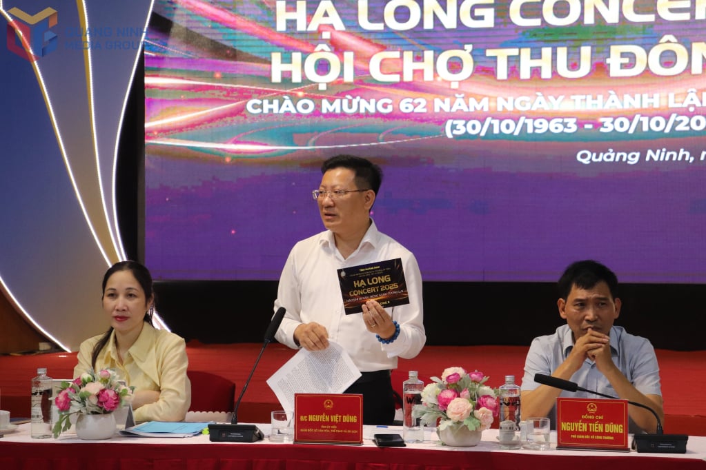 Lãnh đạo Sở Văn hóa, Thể thao và Du lịch công bố vé chương trình