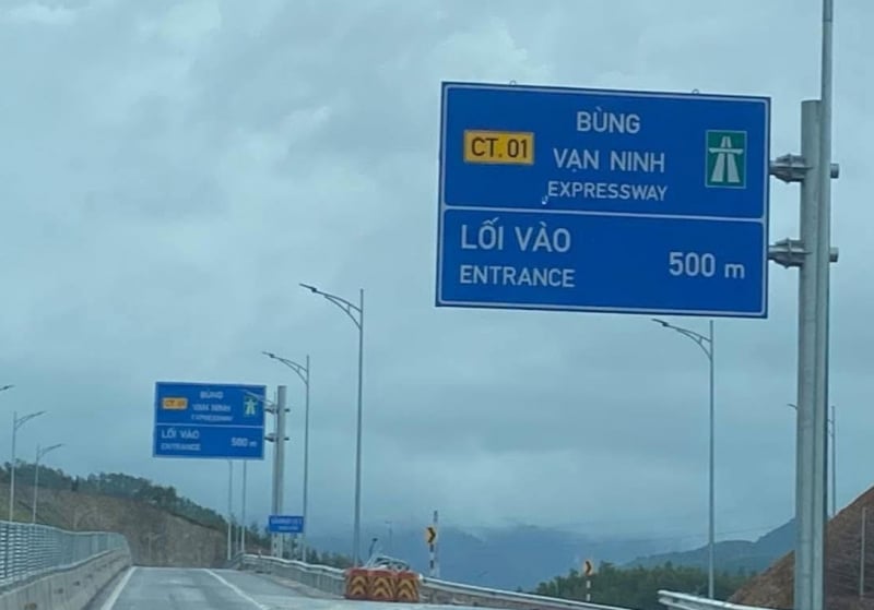 Nhiều người đi nhầm đường vì biển chỉ dẫn trên cao tốc Bắc-Nam đoạn qua Quảng Trị -0