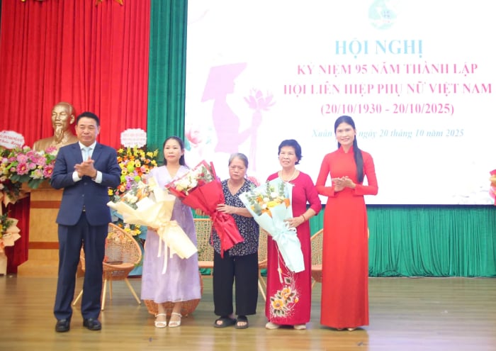 Phụ nữ phường Xuân Đỉnh tiên phong giữ gìn môi trường, xây dựng nếp sống văn hóa- Ảnh 2.