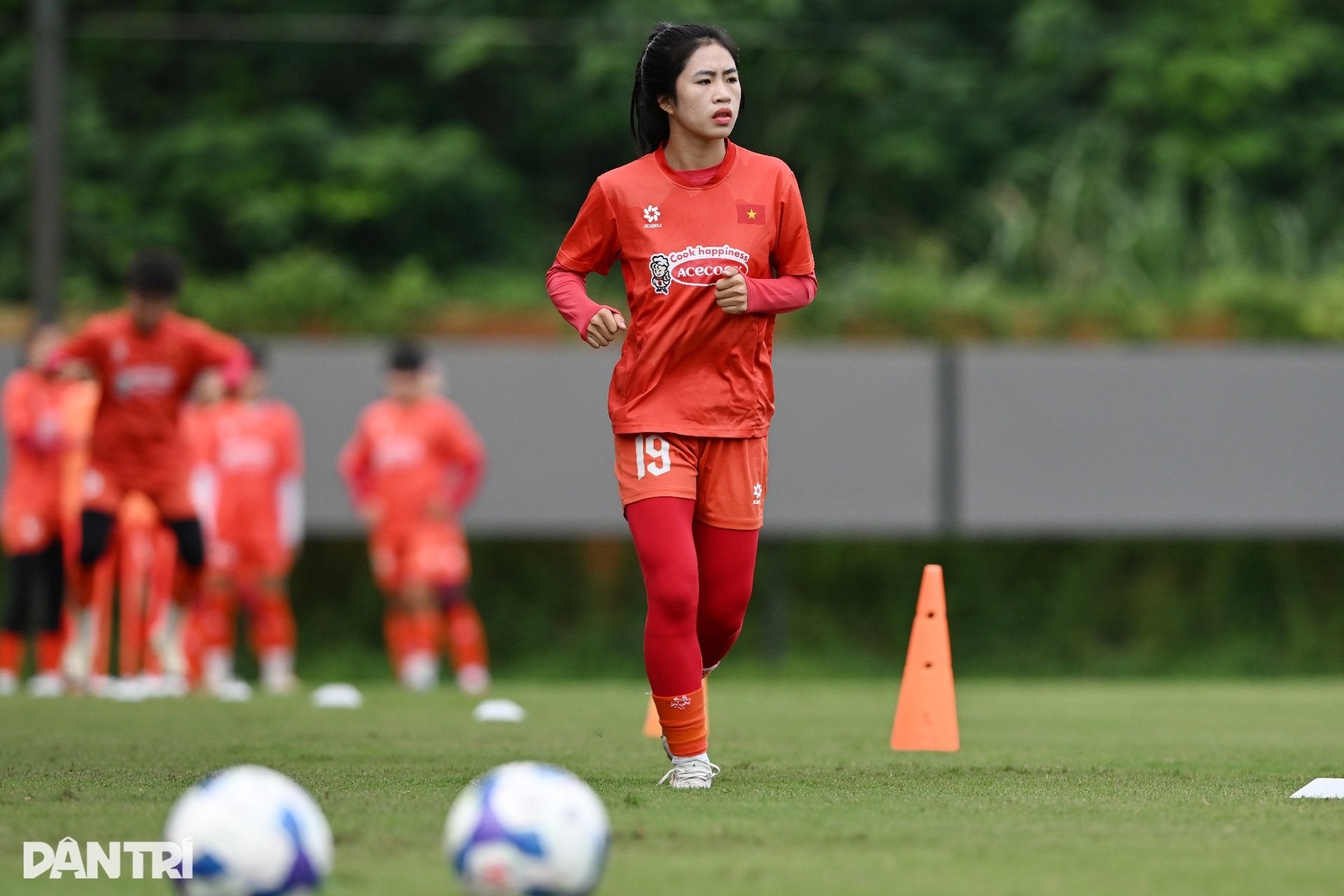 Tuyển nữ Việt Nam rèn quân, quyết tâm bảo vệ ngôi hậu SEA Games 33 - 8