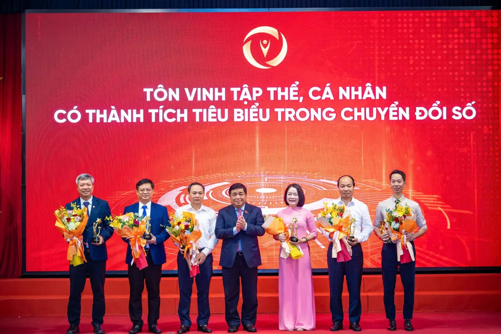 Anh minh hoa Bo KHCN 8.jpg