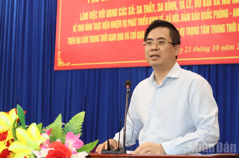 Ketua Komite Rakyat Provinsi Quang Ngai Nguyen Hoang Giang menyampaikan sambutan penutup pada pertemuan tersebut.
