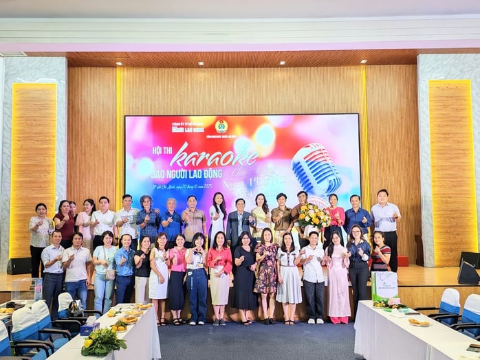 Sôi nổi Hội thi karaoke mừng ngày Phụ nữ Việt Nam - Ảnh 3.