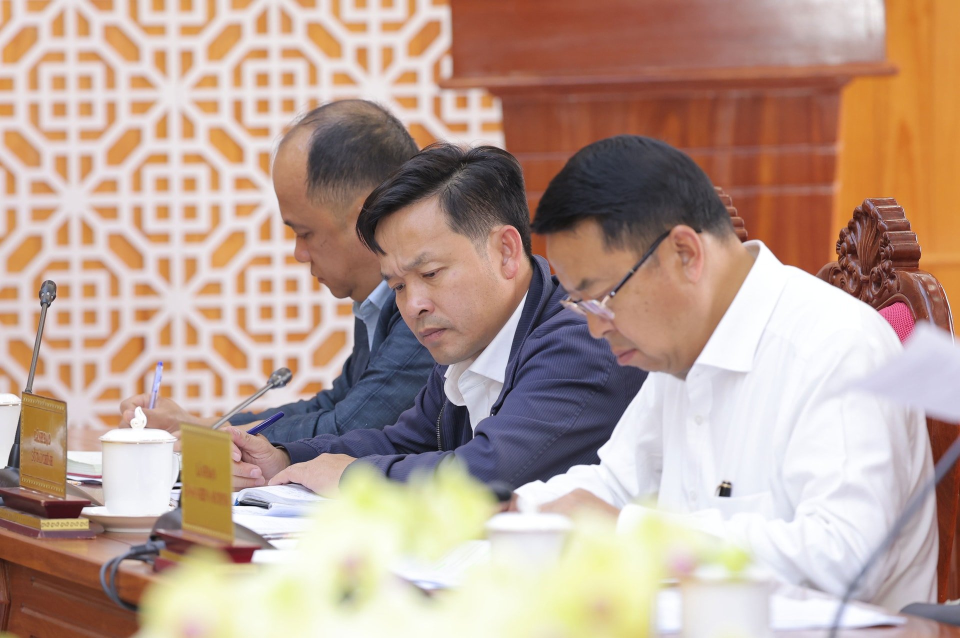 Lãnh đạo các sở, ngành của tỉnh dự buổi làm việc