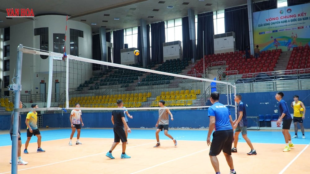 Ha Tinh está listo para la ronda final del Torneo Nacional de Voleibol Clase A 2025 - foto 6
