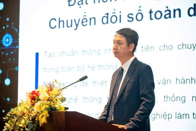 Herr Nguyen Phu Tien, biträdande direktör för den nationella byrån för digital transformation, talade vid evenemanget. Ông Nguyễn Phú Tiến, Phó Cục trưởng Cục Chuyển đổi số quốc gia phát biểu tại sự kiện.