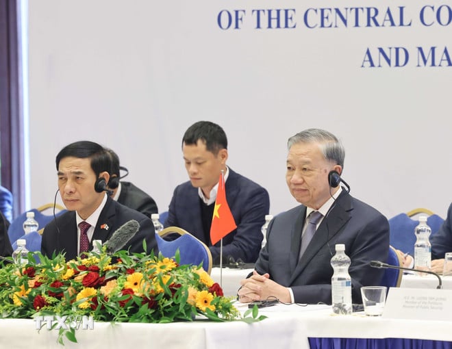 ttxvn-tong-bi-thu-to-lam-gap-mot-so-doanh-nghiep-tieu-bieu-cua-phan-lan-8353061-2.jpg