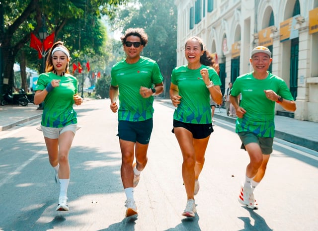 11.000 VĐV tham gia giải chạy biểu tượng của Hà Nội: VPBank Hanoi International Marathon 2025- Ảnh 1.