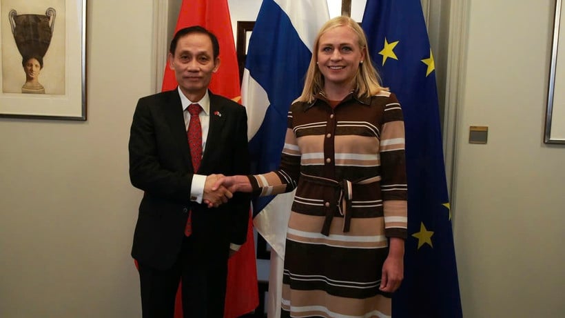 Party Central Committee Secretary, Acting Foreign Minister Le Hoai Trung and Finnish Foreign Minister Elina Valtonen. (Photo by HIEN HOA)