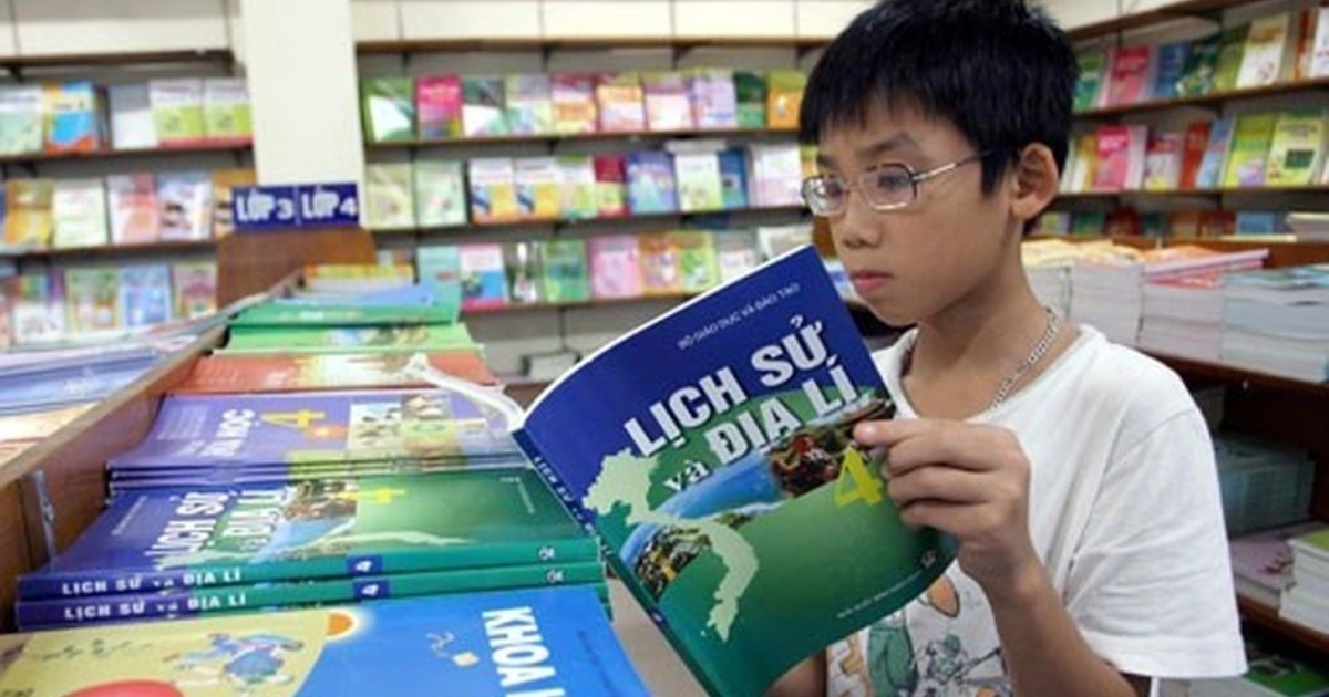 SGK thống nhất toàn quốc từ 2026: Chỉ còn 10 tháng, làm sao để kịp tiến độ?