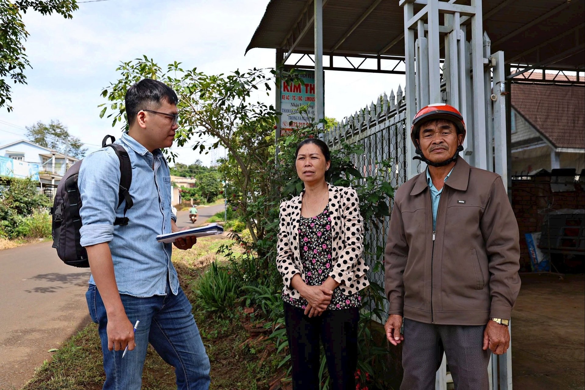 Herr Le Van Phuong, Dorfvorsteher des Dorfes Tan Nghia (Gemeinde Bao Thuan), teilte mit, dass die Menschen hofften, der Staat werde bald die Grundstückspreise bekannt geben, um ihr Leben zu kalkulieren und zu stabilisieren.