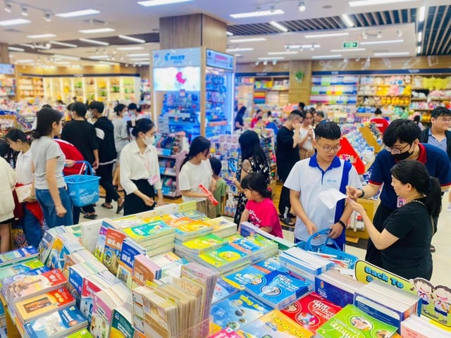 Trình Quốc hội phương án thống nhất một Bộ sách giáo khoa cho toàn quốc - Ảnh 2.