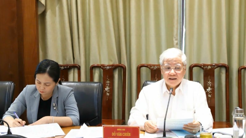 Președintele Comitetului Central al Frontului Patriei Vietnam, Do Van Chien, vorbește la o sesiune de lucru cu Frontul Patriei Vietnam din provincia Bac Ninh. (Foto: mattran.org.vn)