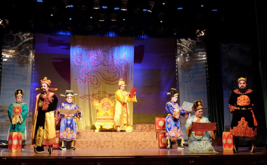 mot-canh-trong-vo-tuong-vua-thanh-trieu-lejpg.jpg