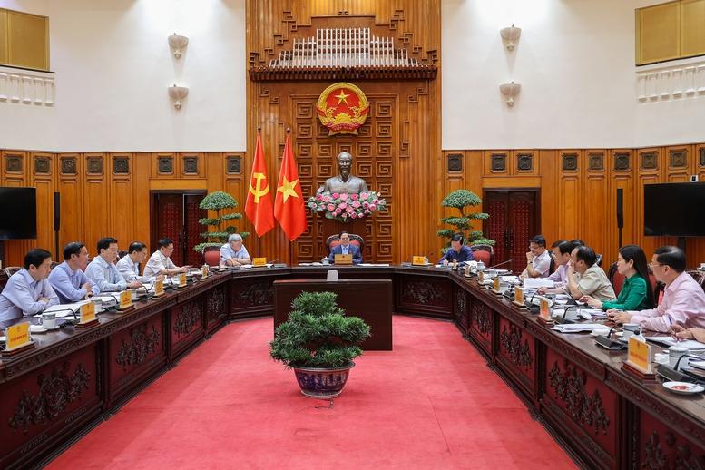 Prime Minister: Review and complete tasks by the end of the year in order of priority - Photo 1. Thủ tướng: Rà soát, hoàn thành các công việc tới cuối năm theo thứ tự ưu tiên- Ảnh 1.