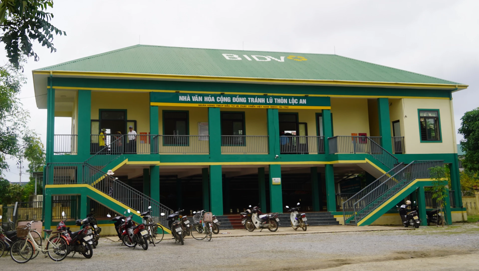 La casa cultural comunitaria del refugio contra inundaciones Loc An, en la comuna de Le Thuy, está lista para recibir a las personas que se refugien - Foto: N.M