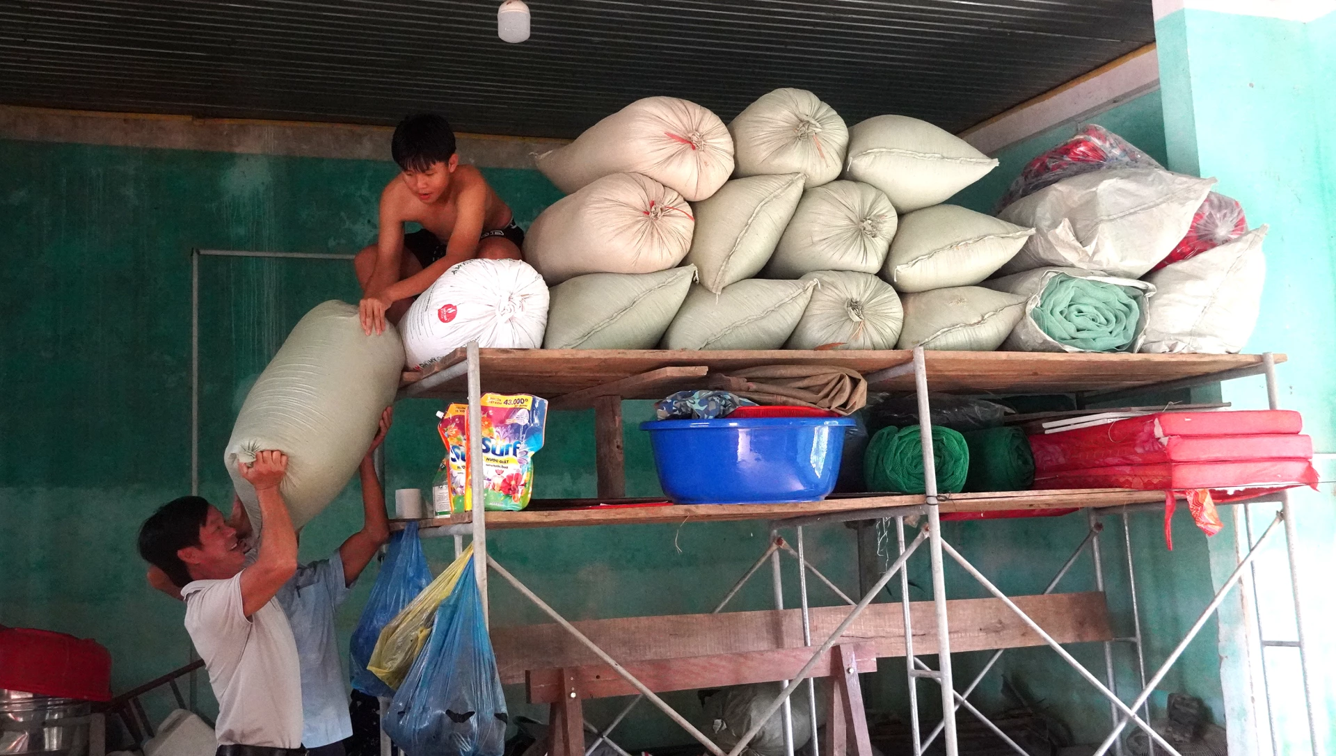 Los habitantes de la comuna de Le Thuy reubicaron proactivamente sus bienes - Foto: N.M