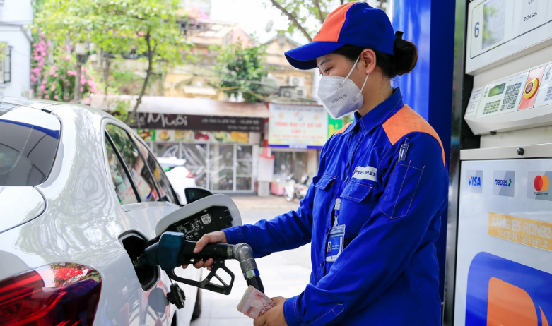 Giá xăng dầu trong nước dự báo giảm vào ngày 23/10.