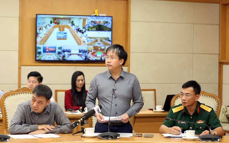 Viceprim-ministrul Tran Hong Ha a prezidat o reuniune de răspuns la furtuna nr. 12 și inundații - Fotografia 2. Phó Thủ tướng Trần Hồng Hà chủ trì cuộc họp ứng phó bão số 12 và mưa lũ, ngập lụt- Ảnh 2.