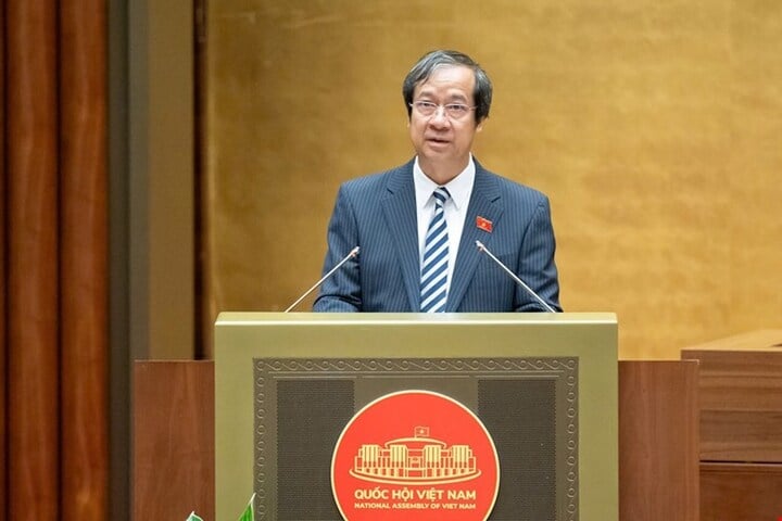 Minister Edukacji i Szkolenia Nguyen Kim Son.