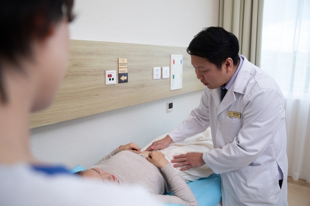 Bác sĩ Việt mang y học theo chuẩn quốc tế đến gần hơn với người dân địa phương - 1