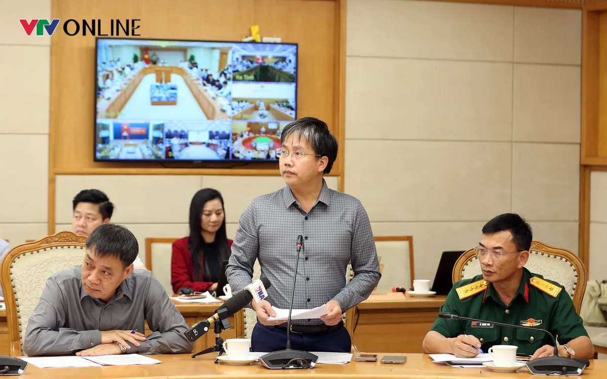 Phó Thủ tướng yêu cầu ứng phó bão số 12 cần: Đổi mới dự báo, chủ động ứng phó - Ảnh 3.
