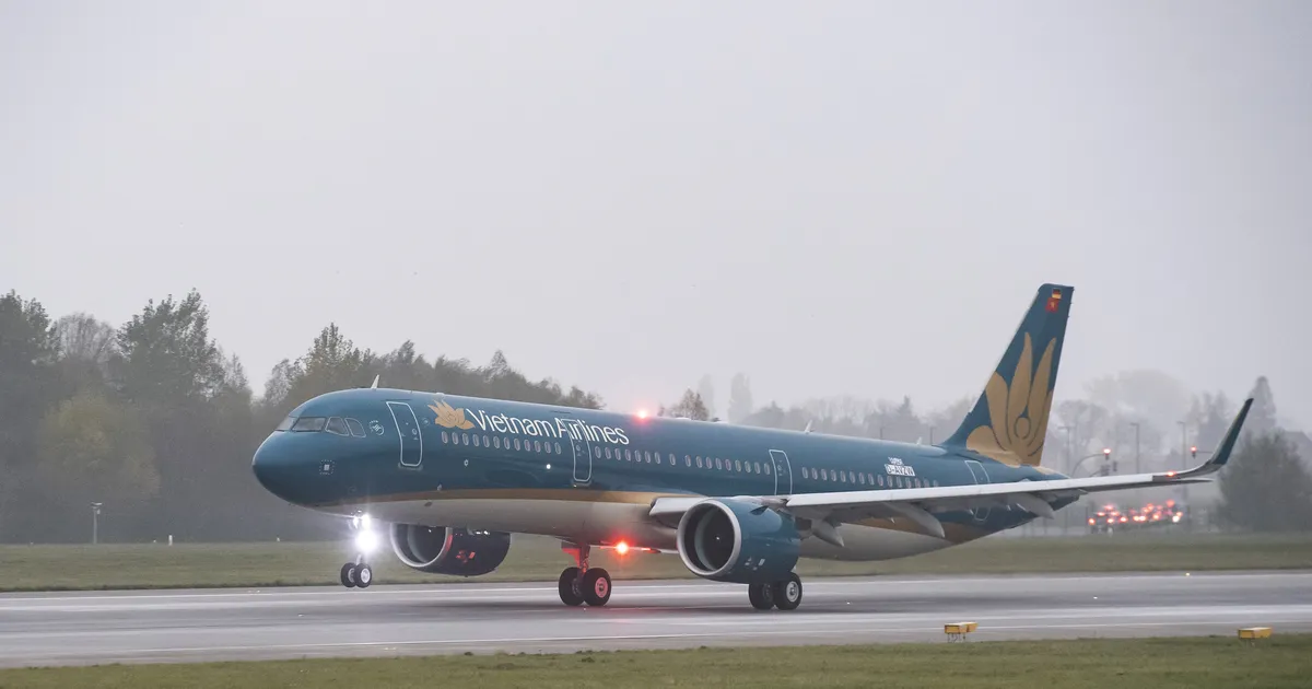 Hủy nhiều chuyến bay do ảnh hưởng bão số 12