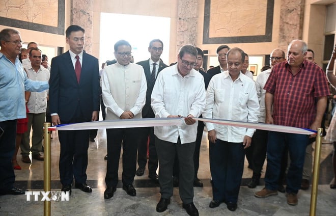 ttxvn-trien-lam-anh-65-nam-quan-he-cuba-viet-nam-1.jpg