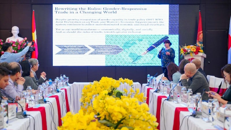 Der Workshop „Die Zukunft gestalten: Handel, Innovation und inklusive Entwicklung“ fand am 22. Oktober in Hanoi statt.