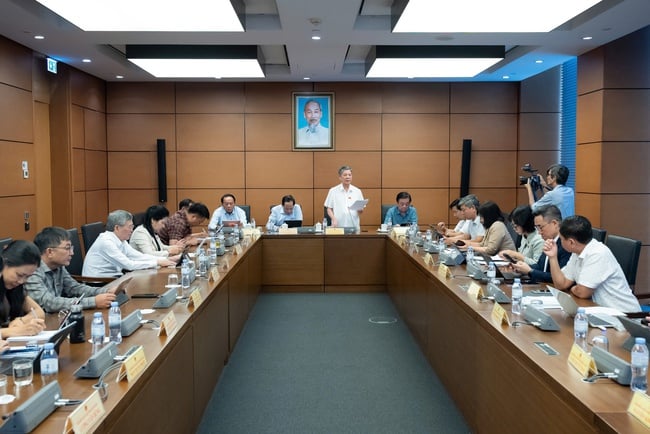 항공 안전 문화를 구축하여 베트남의 위상을 높이고 베트남 문화를 전 세계에 퍼뜨리는 데 기여합니다. - 사진 4. Xây dựng văn hóa an toàn hàng không để nâng tầm vị thế, góp phần lan tỏa văn hóa Việt Nam ra thế giới - Ảnh 4.
