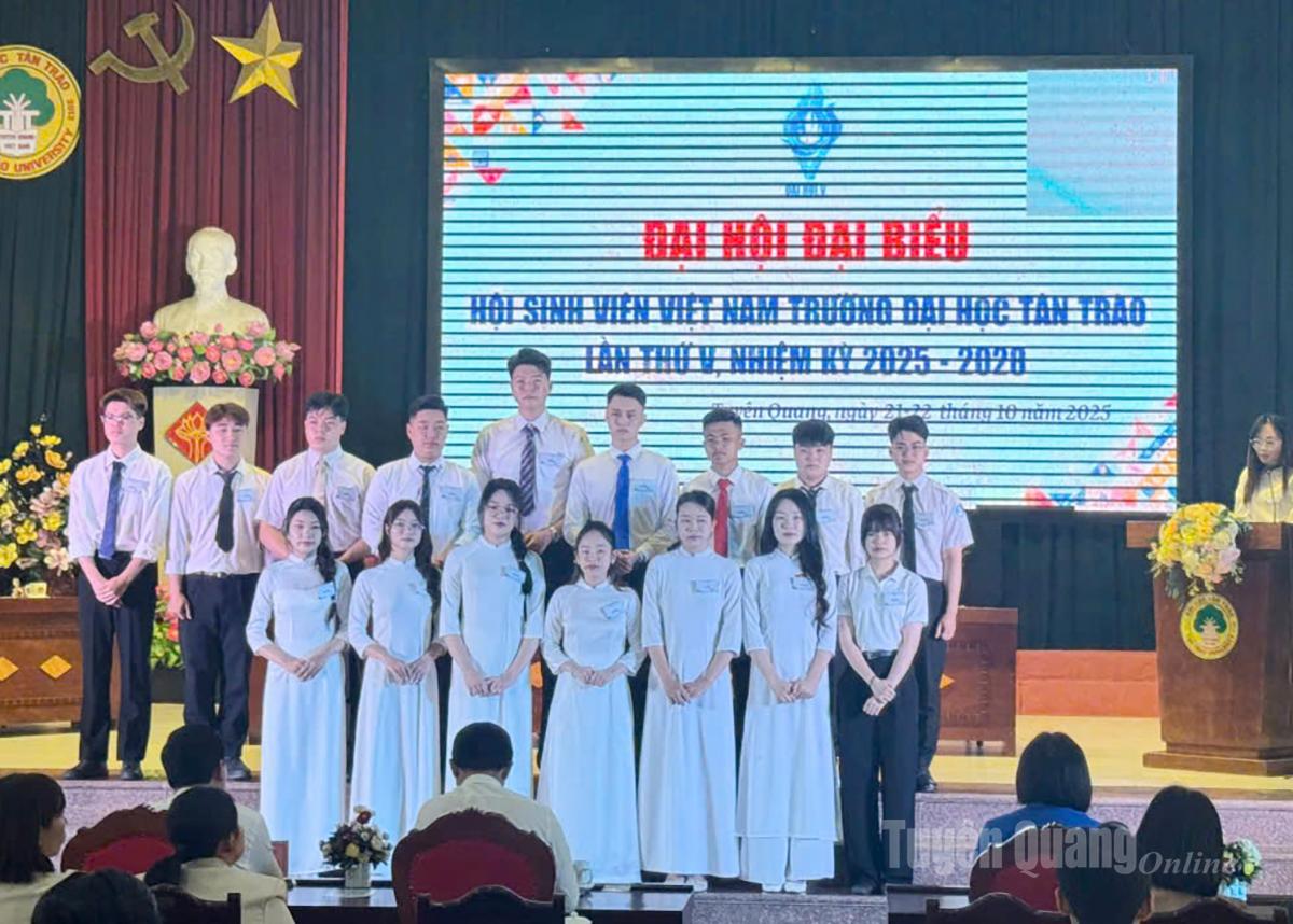  គណៈកម្មាធិការប្រតិបត្តិនៃសមាគមនិស្សិតវៀតណាមនៃសាកលវិទ្យាល័យ Tan Trao អាណត្តិ V ឆ្នាំ 2025 - 2028 ។