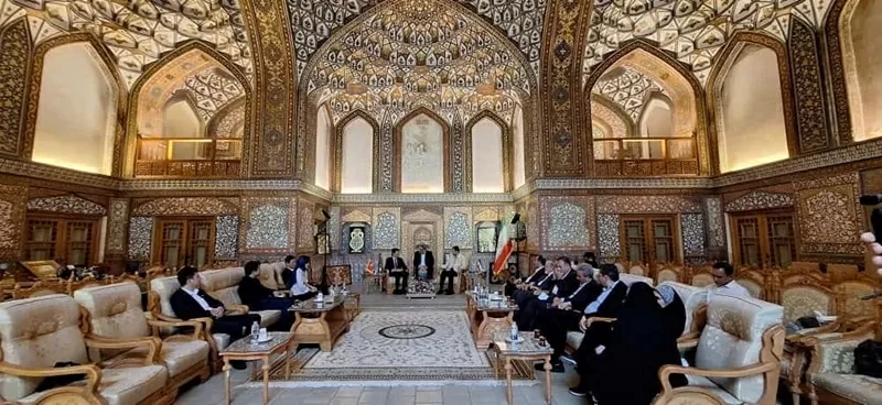 駐イランベトナム大使館がエスファハーン州を訪問し活動 Đại sứ quán Việt Nam tại Iran thăm, làm việc tỉnh Esfahan