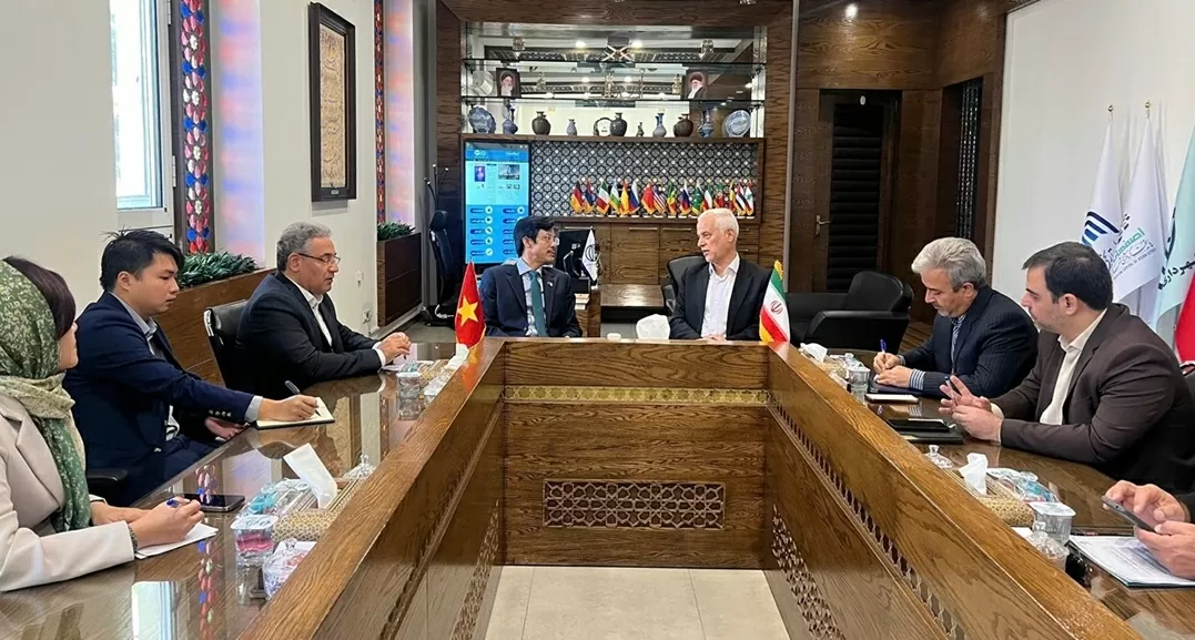 駐イランベトナム大使館がエスファハーン州を訪問し活動 Đại sứ quán Việt Nam tại Iran thăm, làm việc tỉnh Esfahan
