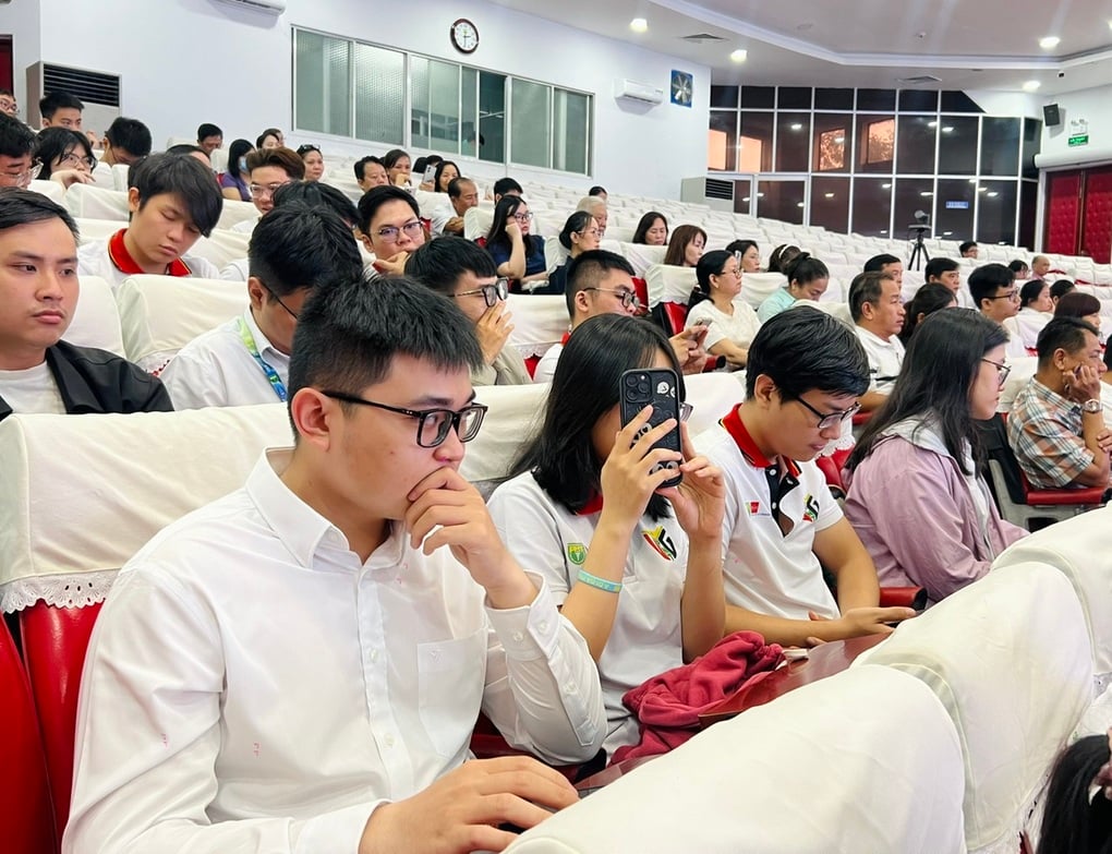 Chương trình học y quốc tế bị chấm dứt, sinh viên gửi tâm thư sang Đức - 1