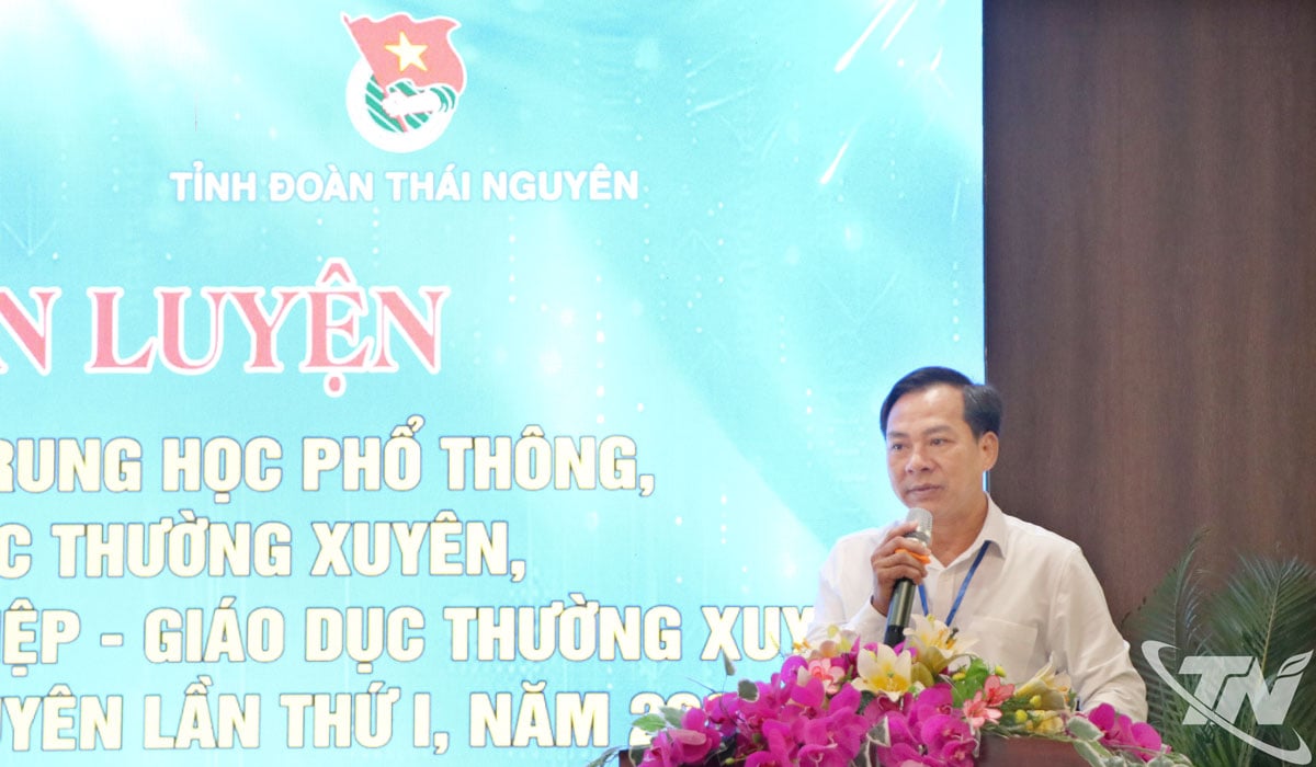 Lederne ved Thai Nguyen Department of Education and Training talte under åpningsseremonien