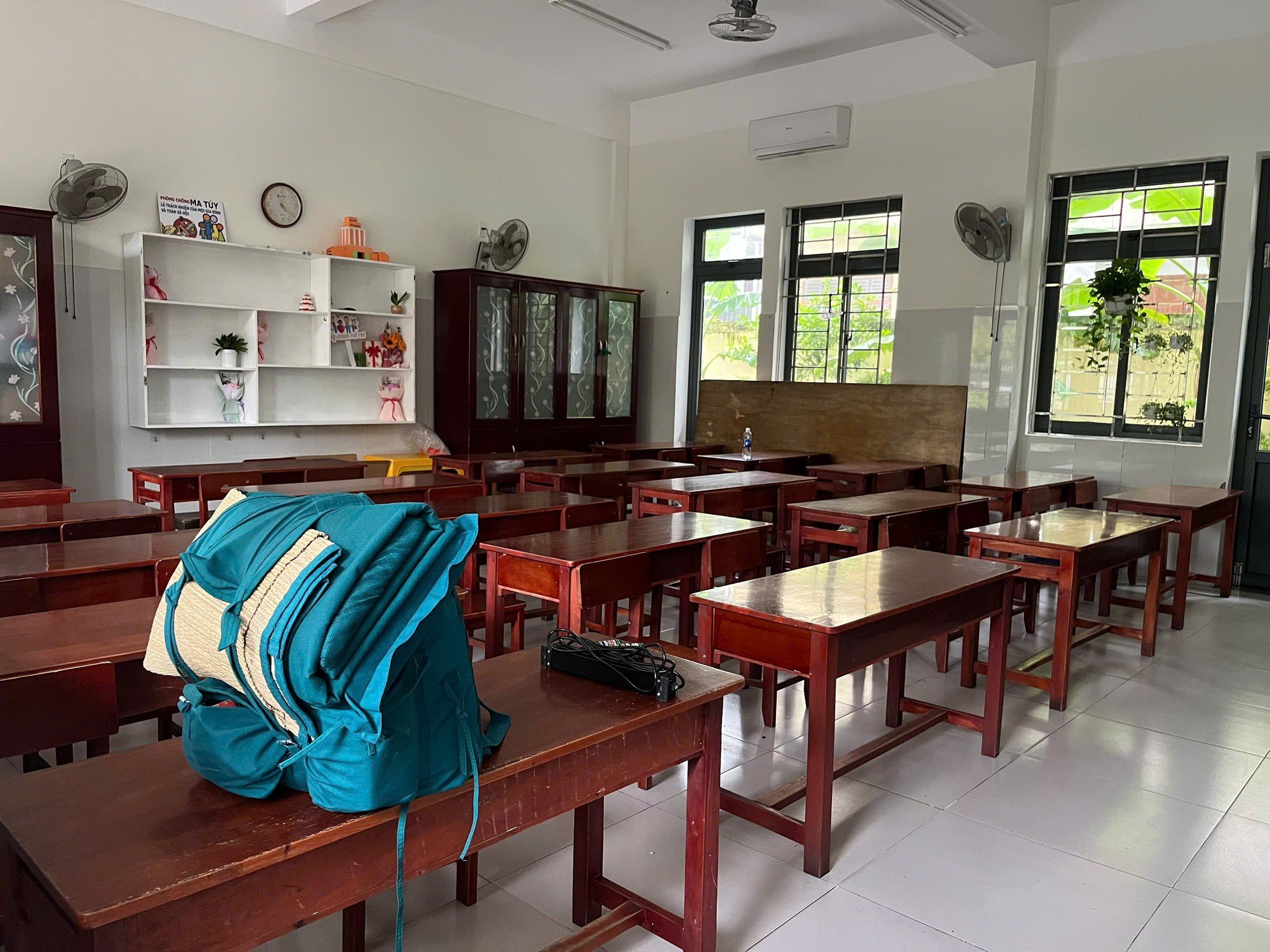 Trường học mở cửa cho dân đưa xe tránh ngập, bố trí trú bão Fengshen miễn phí- Ảnh 7.