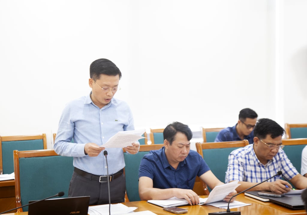 Líderes do Departamento de Agricultura e Meio Ambiente apresentaram o projeto na reunião.