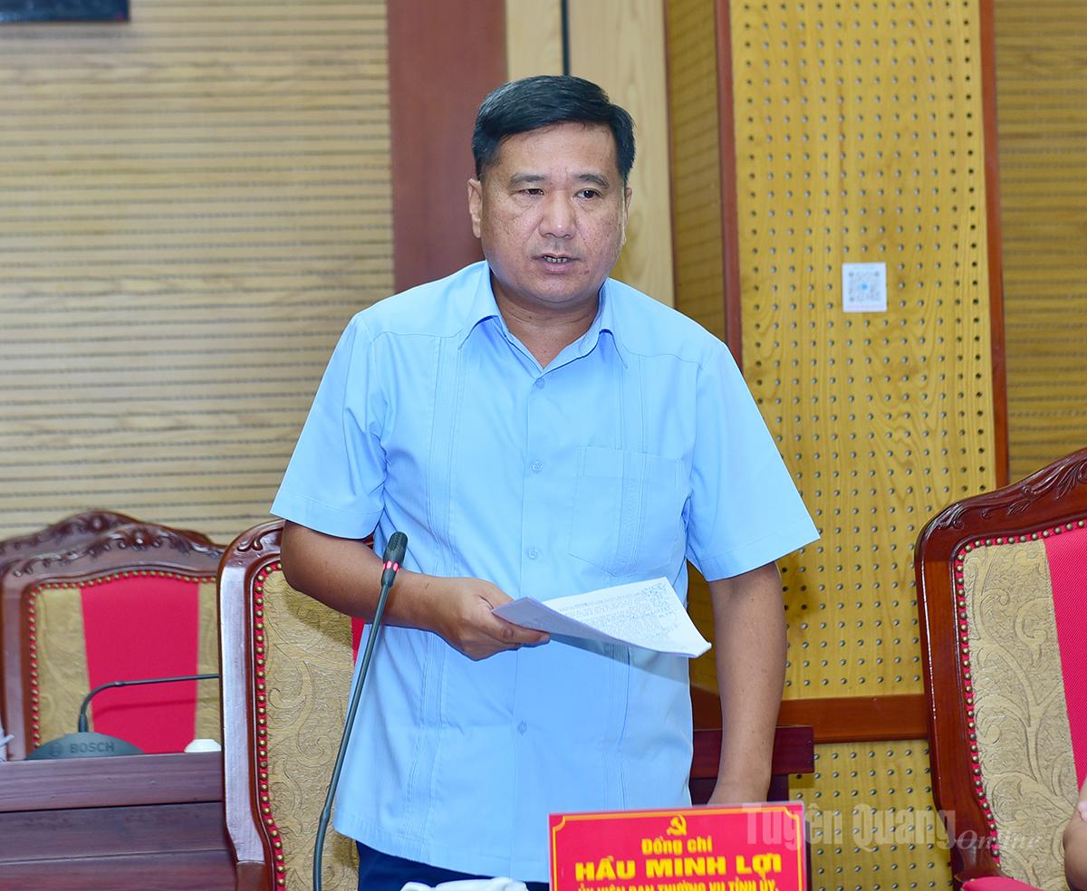 Standing Vice Chairman of the Provincial People's Council Hau Minh Loi spoke at the meeting.